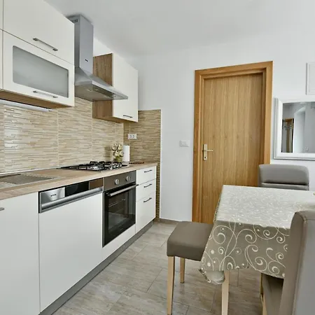 House Nona Sveti Lovrec Pazenaticki