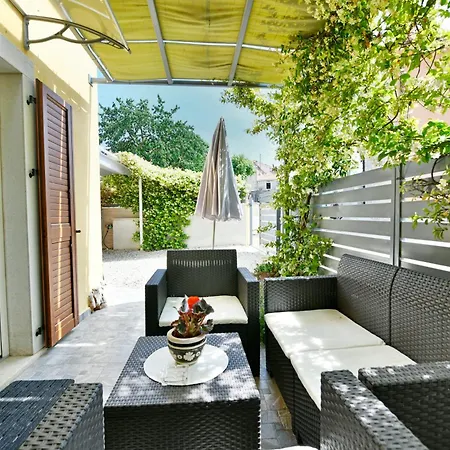 House Nona Sveti Lovreč Pazenatički